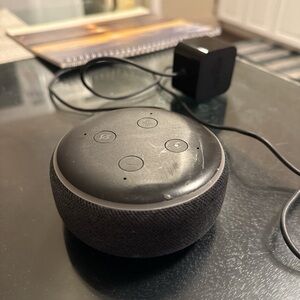 Amazon Essentials Black Smart Speaker